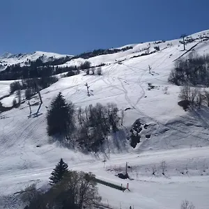 https://studio-4pers-vue-piste.hotels-rhonealpes.com